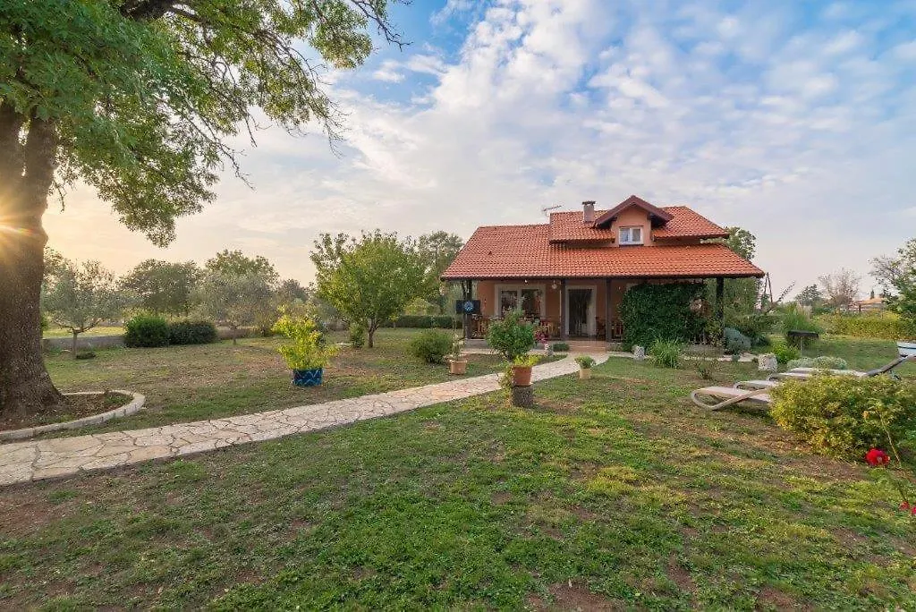 Vikendica House Toni For 8 Persons